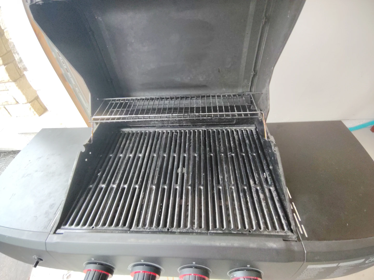 Master Chef 4-Burner Propane Grill - photo 4