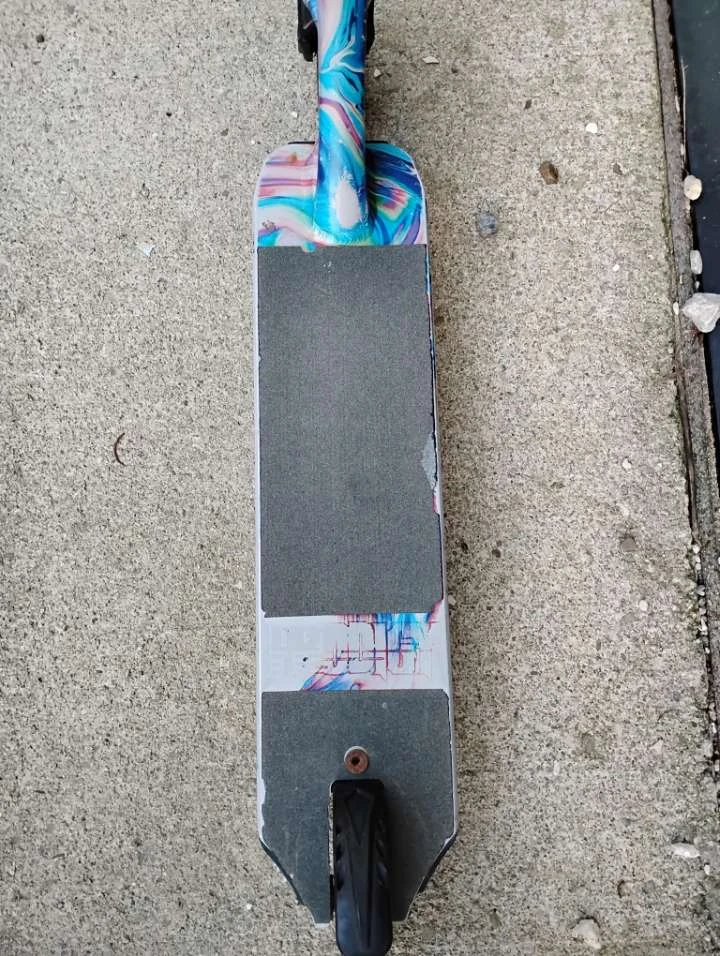 Scooter with colourful deck - photo 5