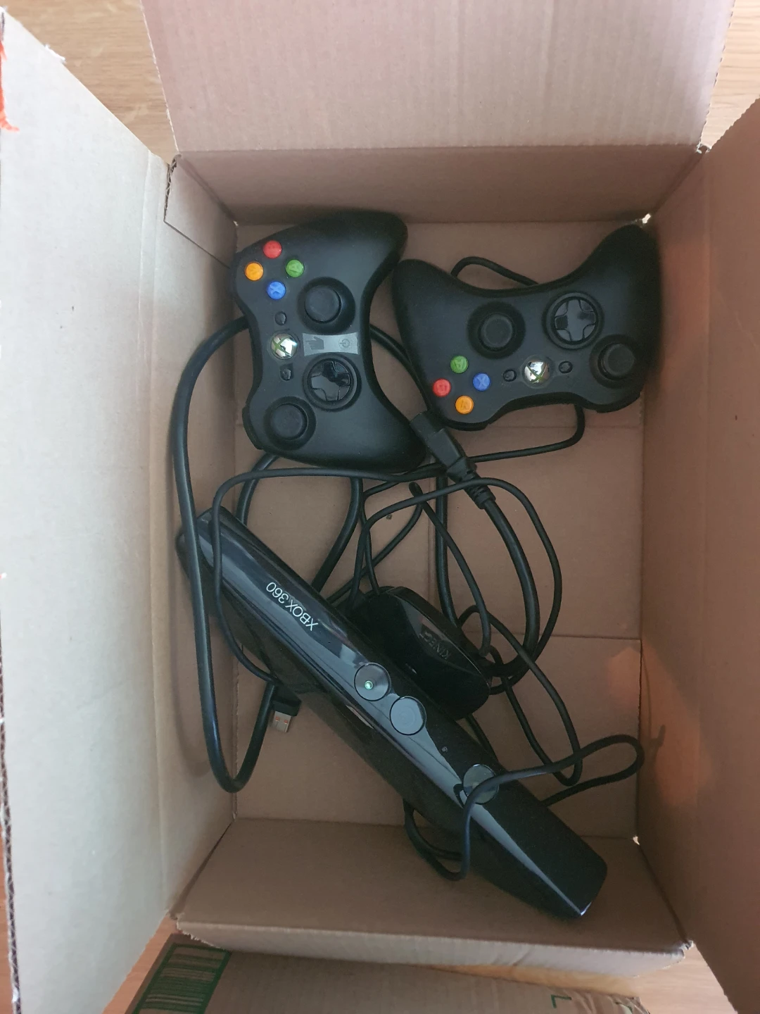 Xbox 360 Console with Games and Controllers - photo 2