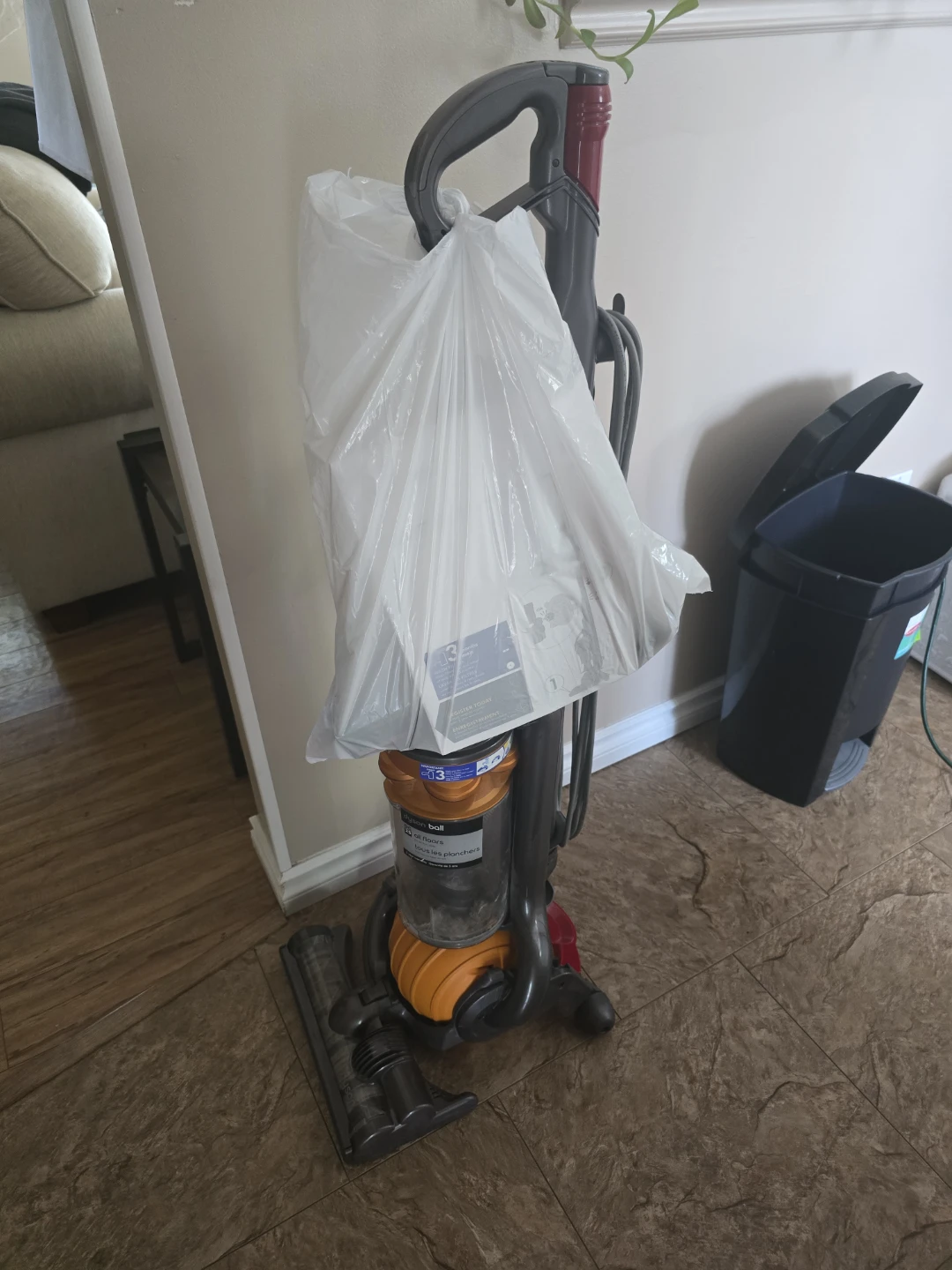Dyson Vacuum Cleaner - photo 2