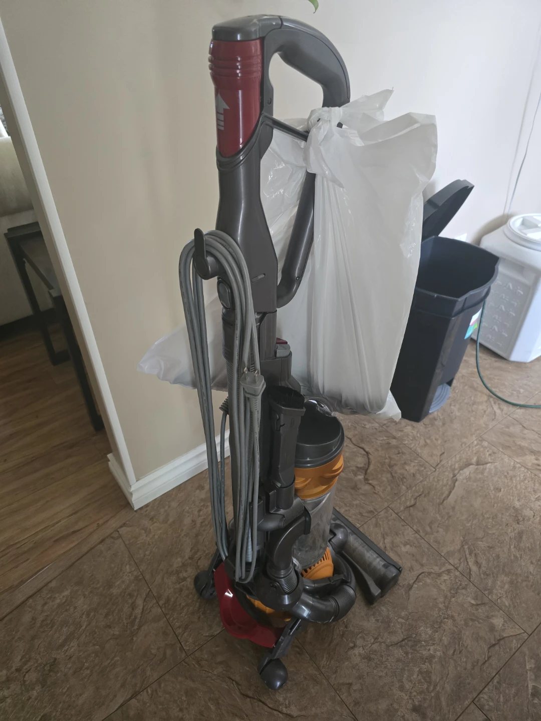 Dyson Vacuum Cleaner - photo 3