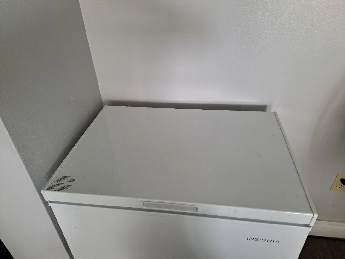 Insignia White Chest Freezer - photo 2