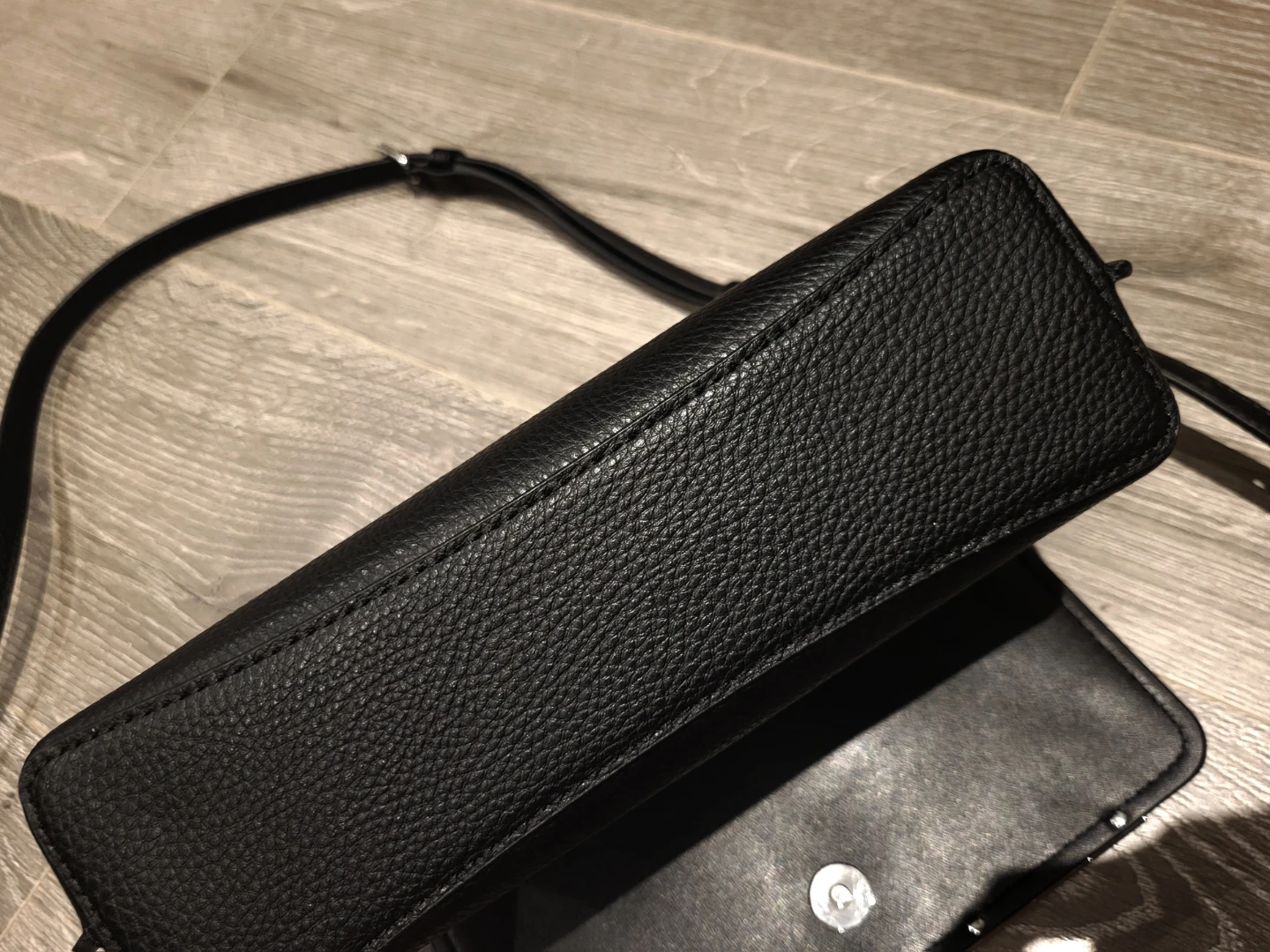 Michael Kors Black Leather Cross Bag - photo 2