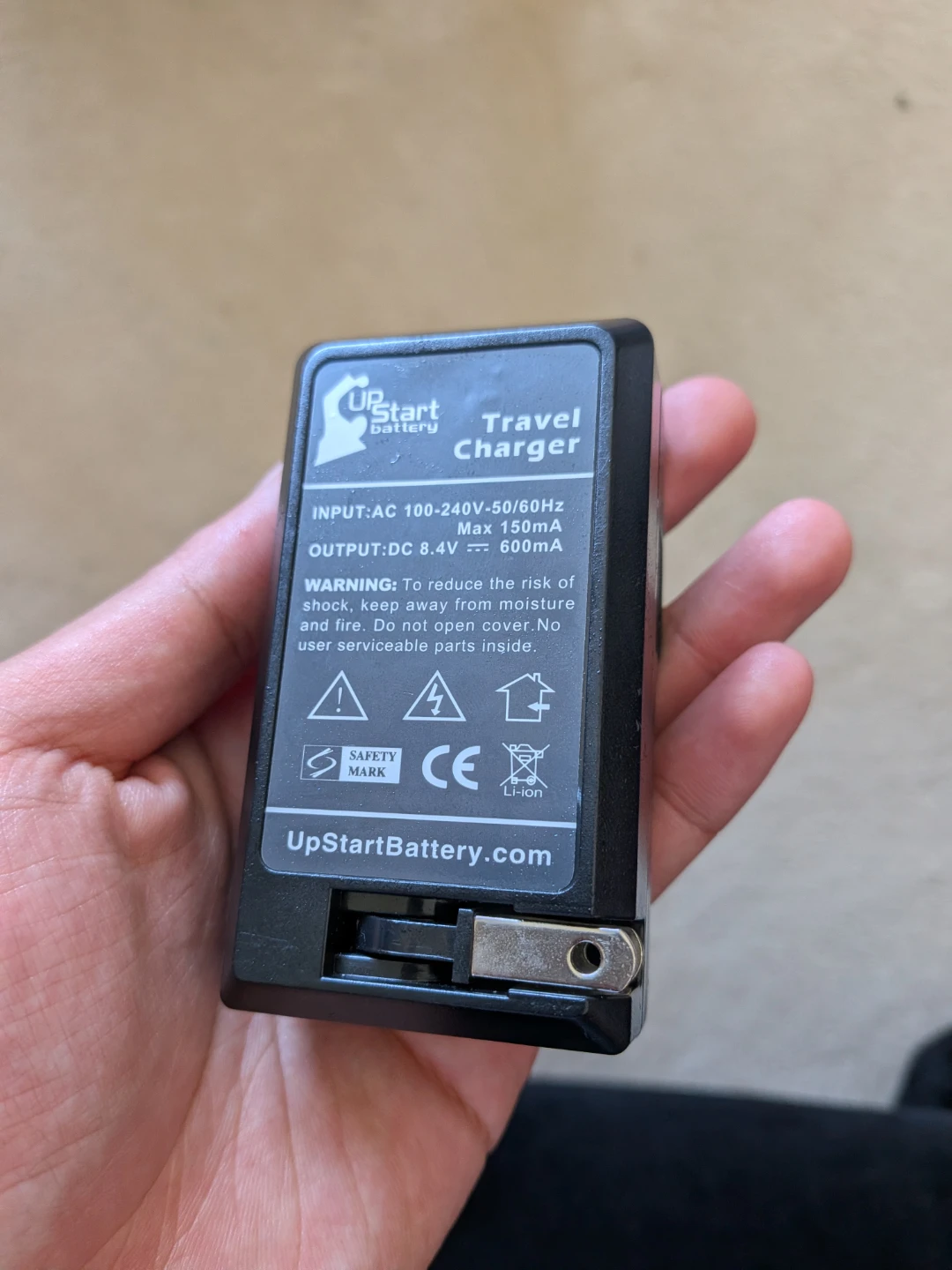 Universal battery charger - photo 2