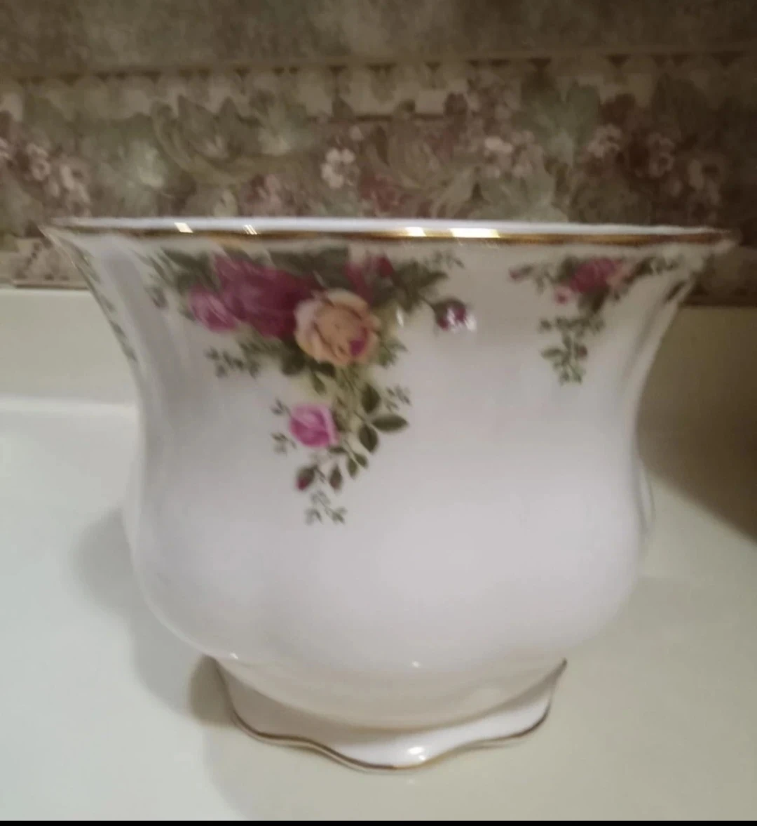 Royal Albert Old Country Roses Teapot and Planter Set - photo 2