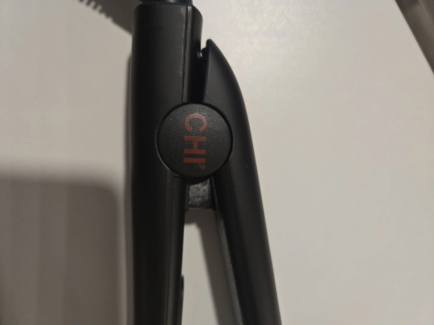 CHI Ceramic Hair Straightener - photo 2