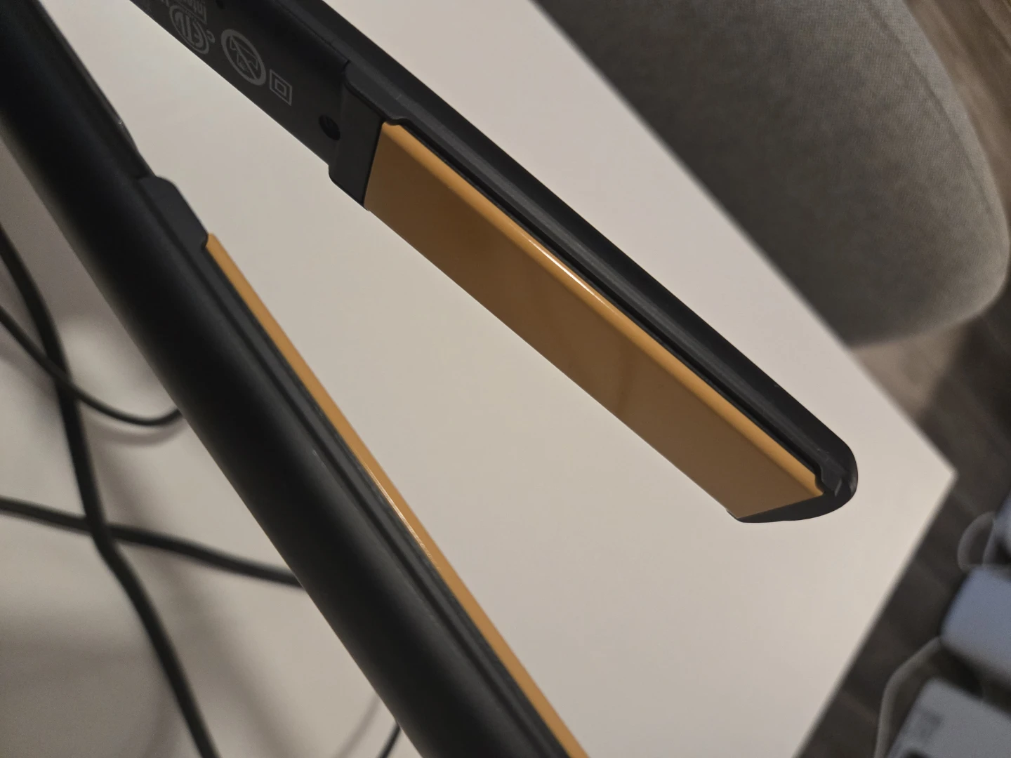 CHI Ceramic Hair Straightener - photo 3