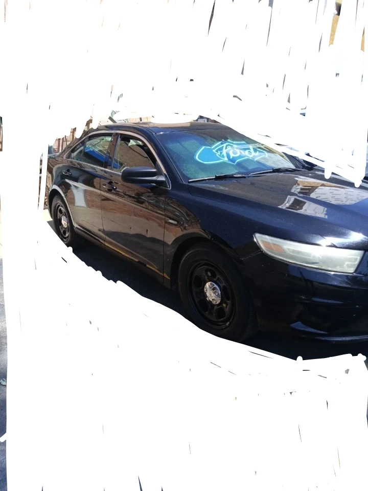 Black Sedan Police interceptor - photo 2