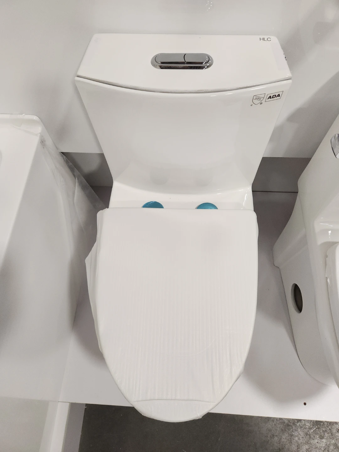 Toilet - photo 3