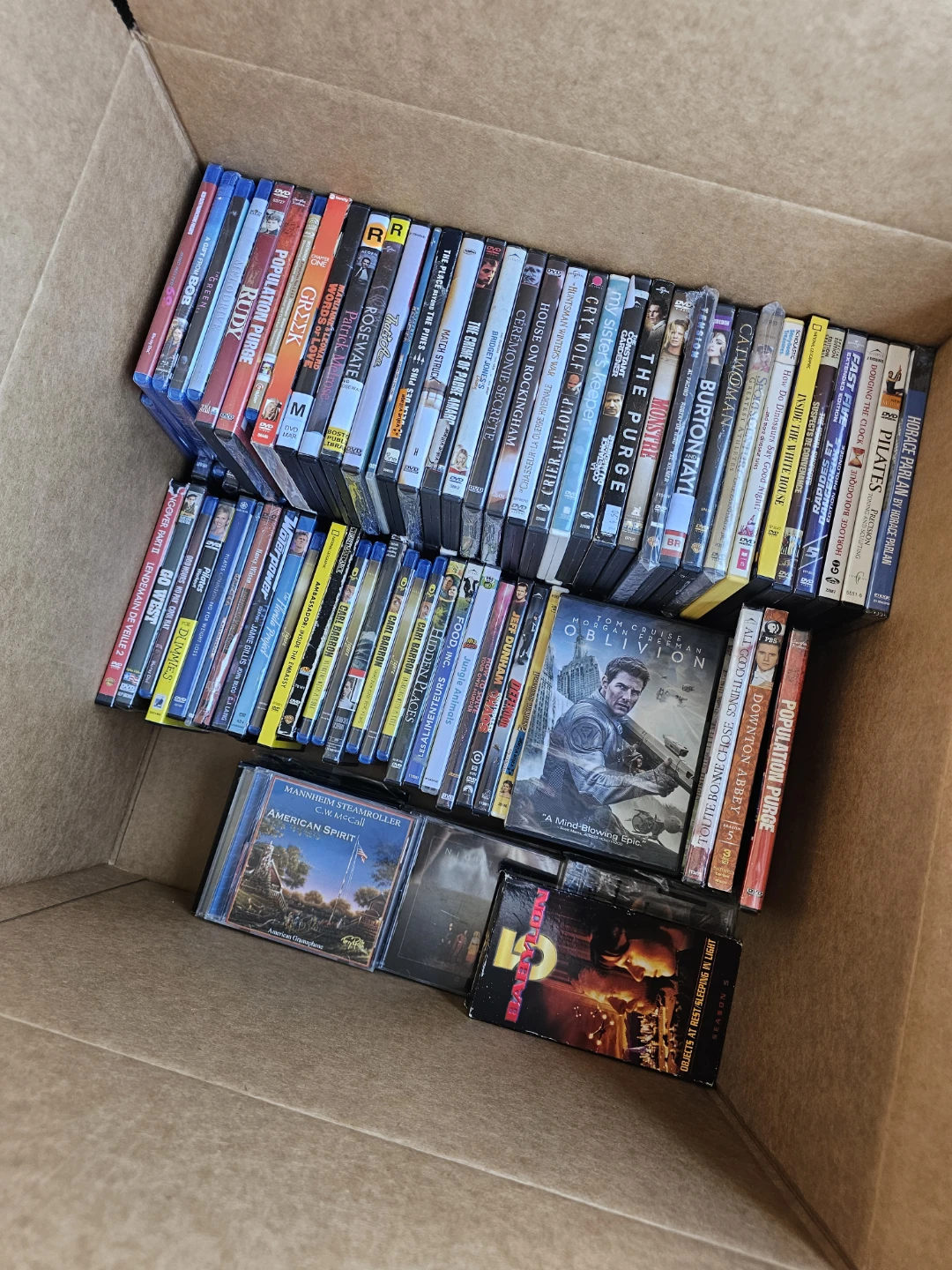 135 Assorted Dvds / CDs