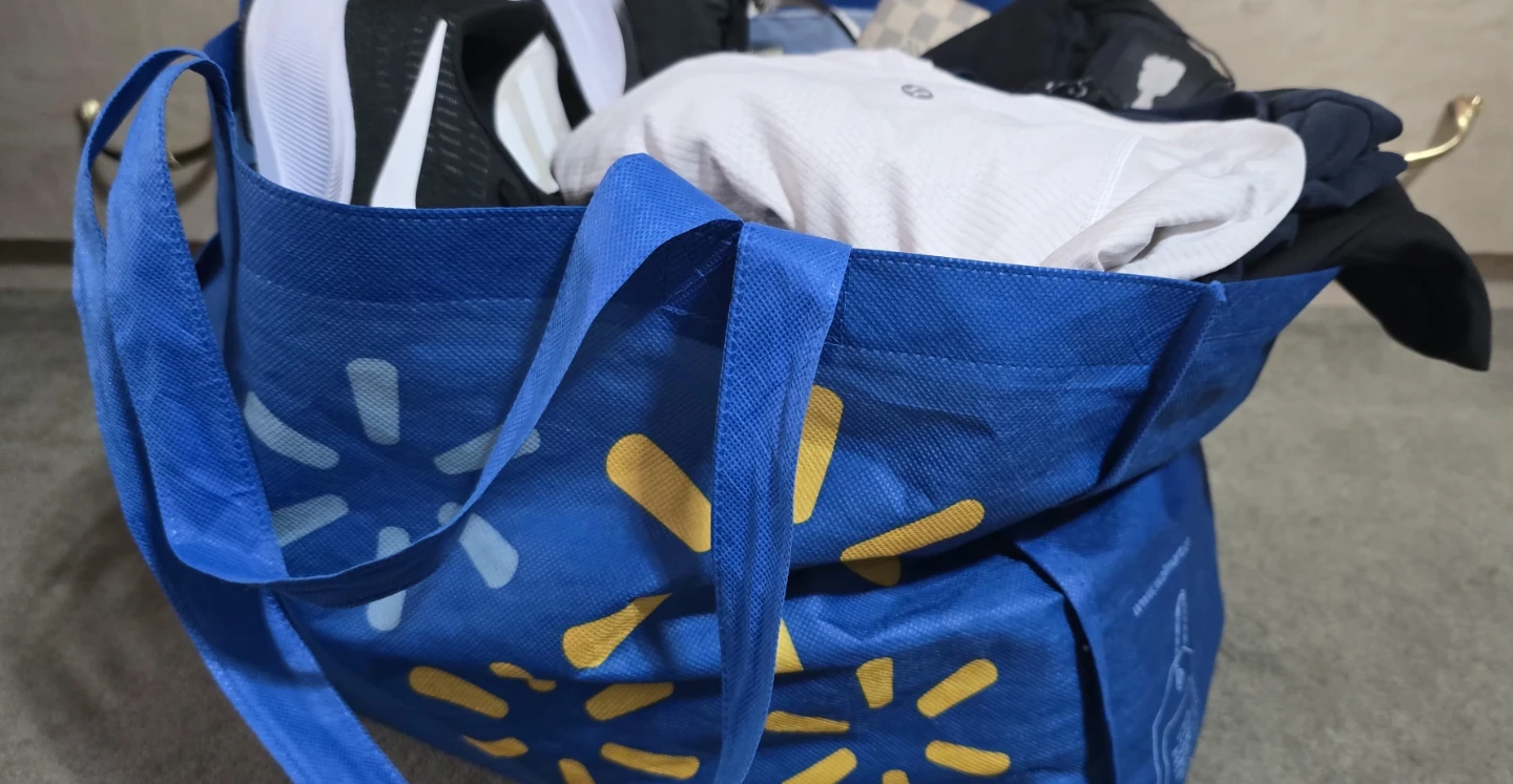 $1 EACH Lululemon,  Aritzia,  Louis Vuitton, Ralph Lauren - photo 2
