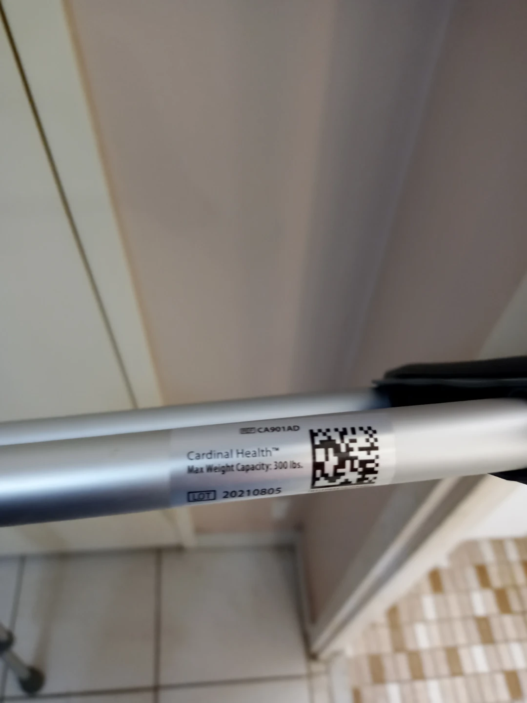 Crutches Aluminum Adjustable - Max 300lbs - photo 2