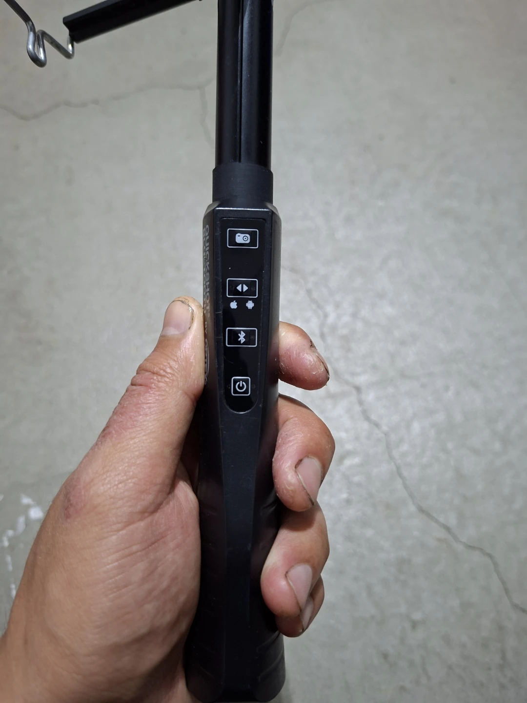 Bluetooth Selfie Stick for Phone - photo 2