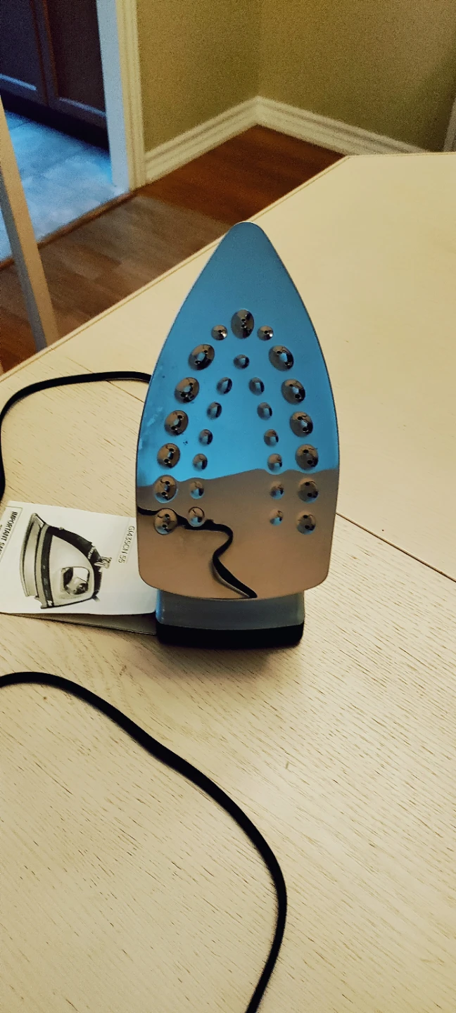 Shark GI435CN Steam Iron - photo 2