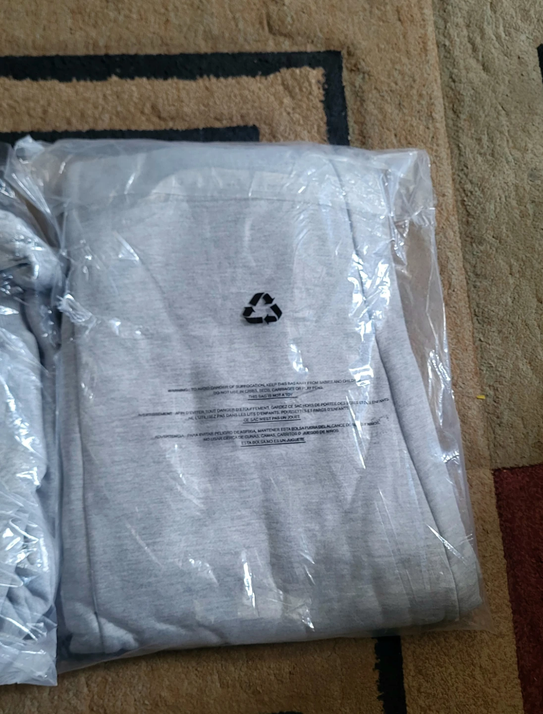 Alo Yoga Grey mens set - photo 4