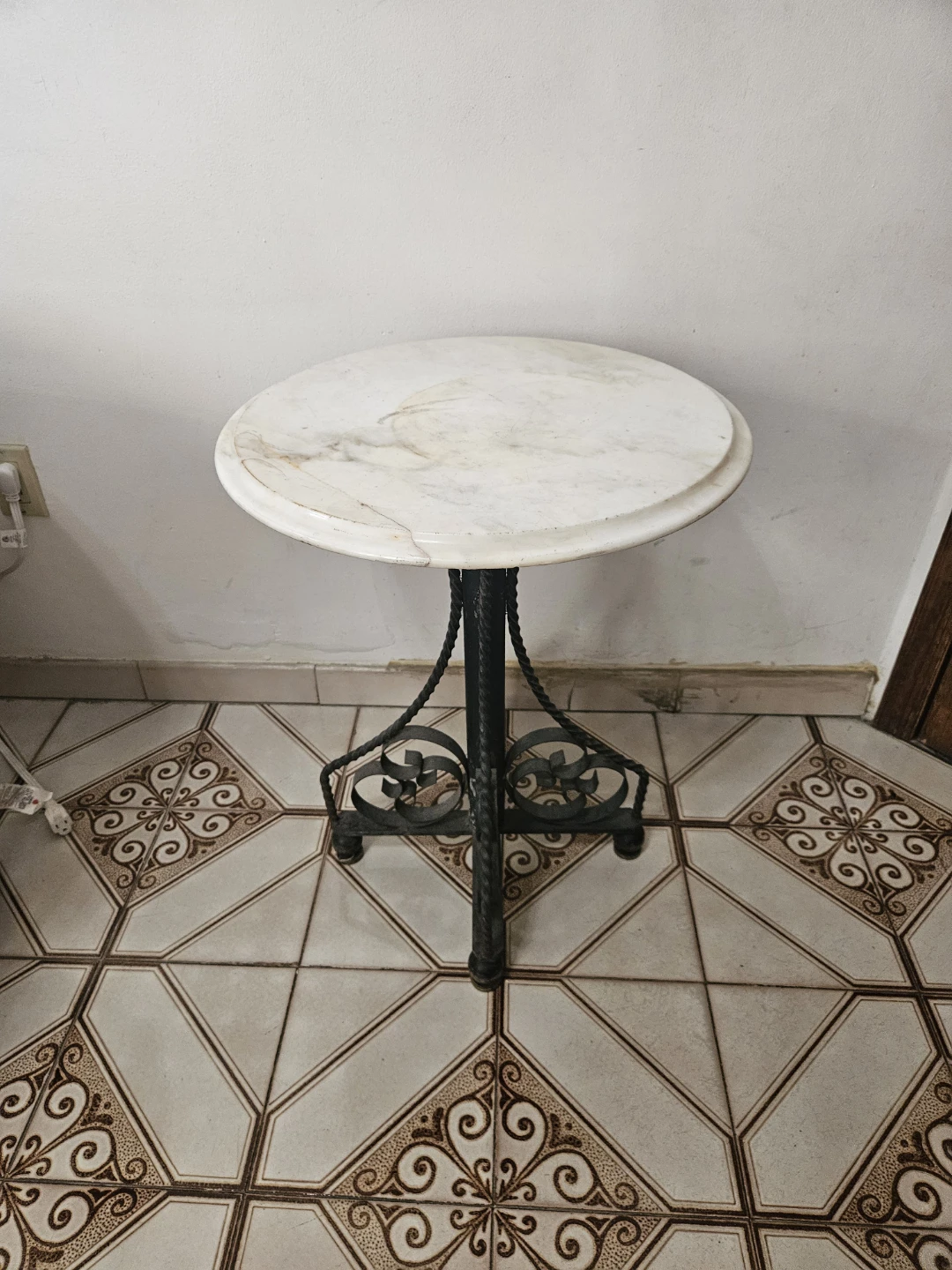 Made in italy  vintage marbletop table