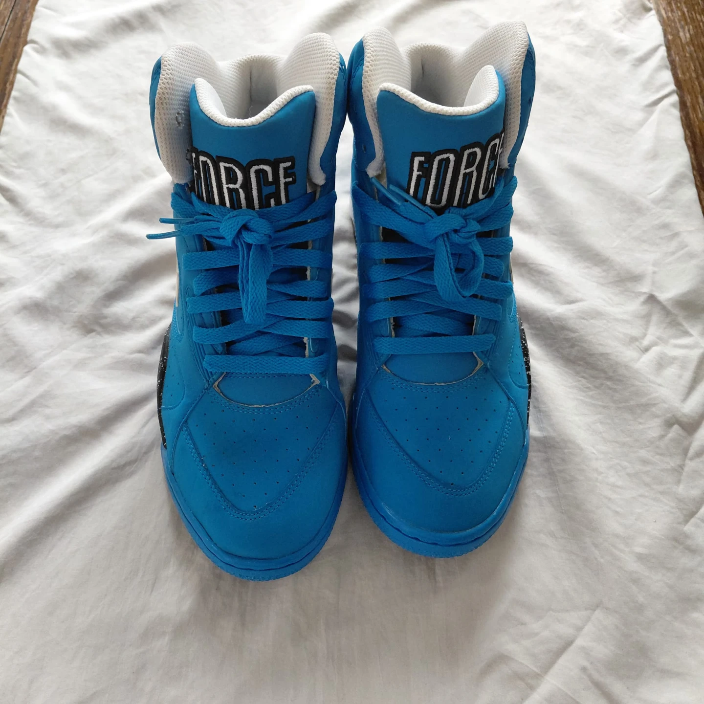 Nike Air Force 1 Mid Top Sneakers