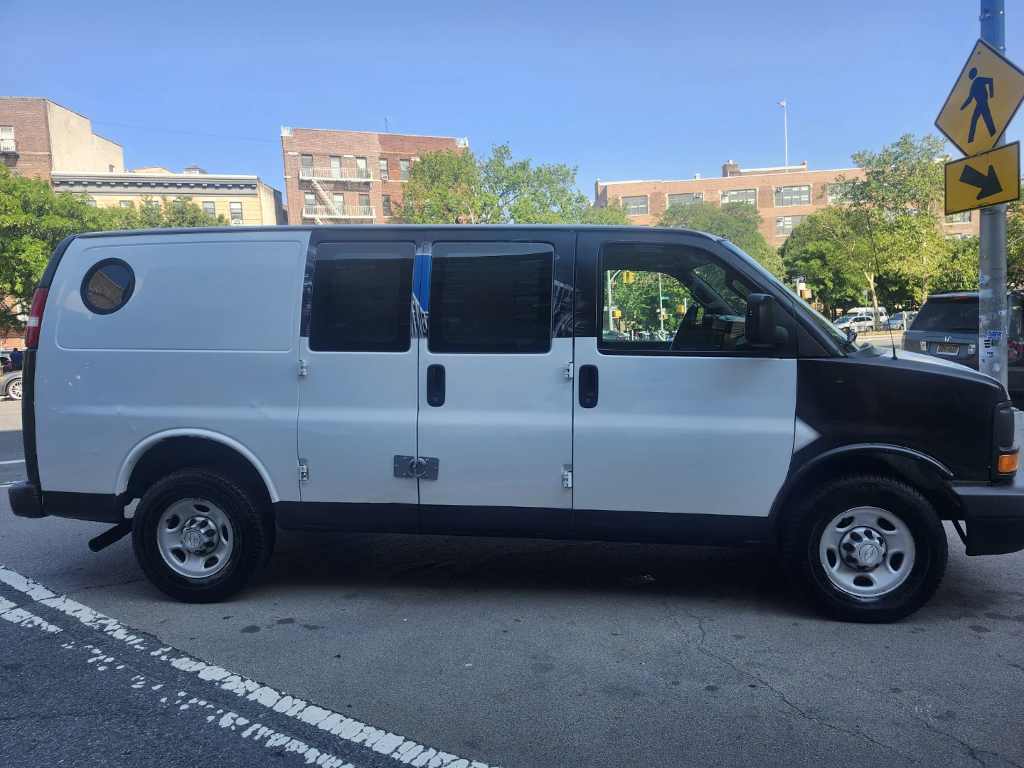2016 Chevrolet Express Cargo Van 2500 - photo 5