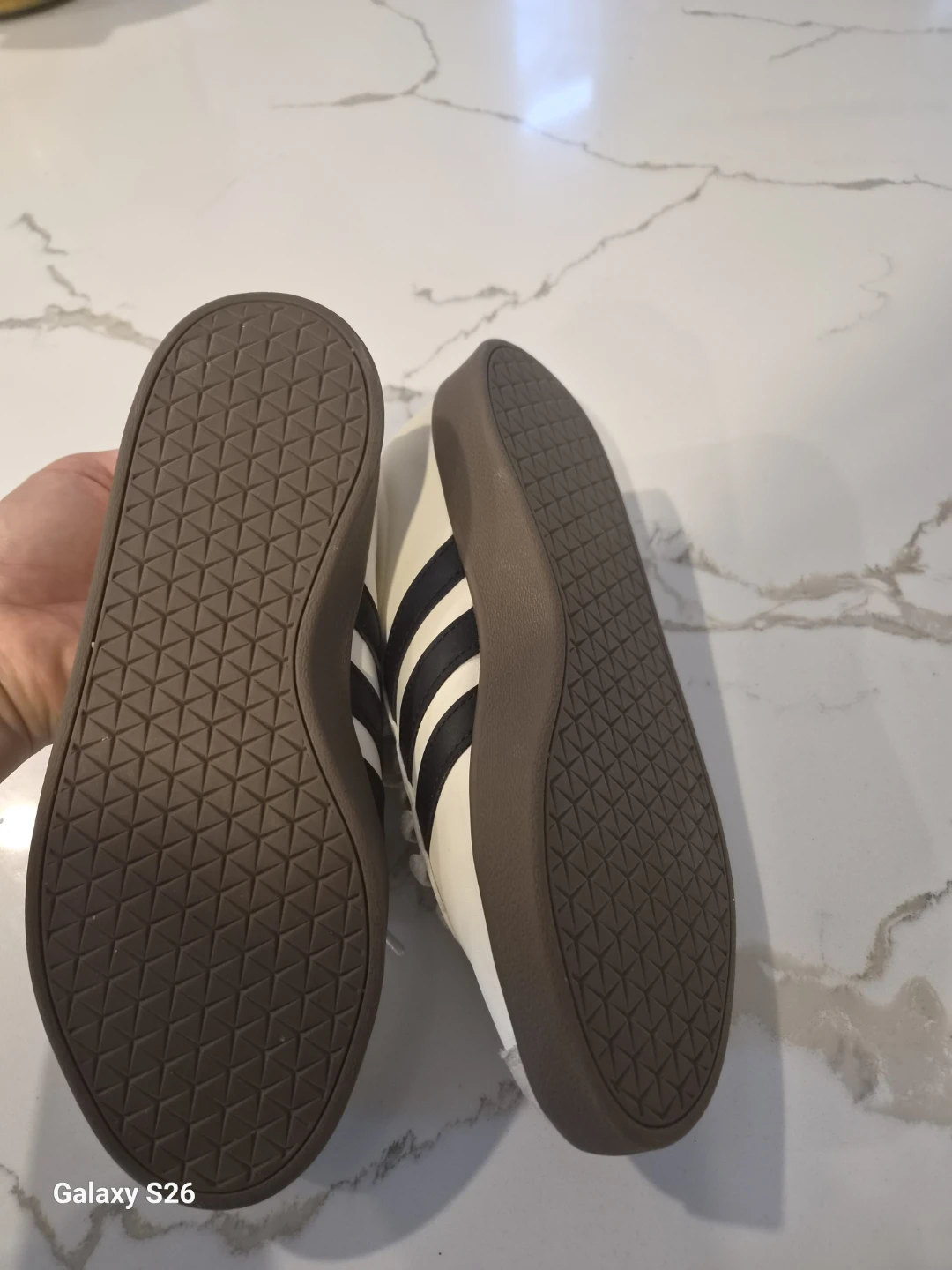 Adidas Sneakers Size 4 - new one - photo 4