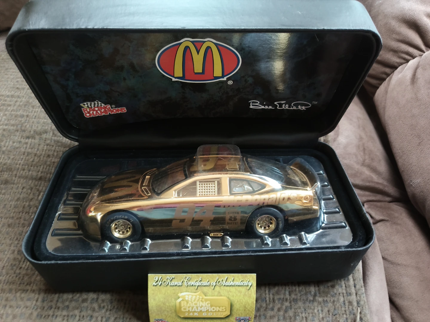 Diecast Car 1/24 Scale Racing Champions McDonald's - photo 2