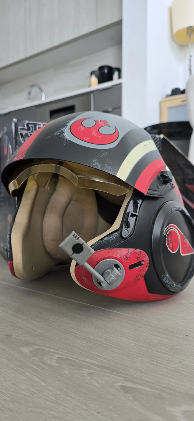 Star Wars The Black Series Poe Dameron Electronic Helmet - photo 2
