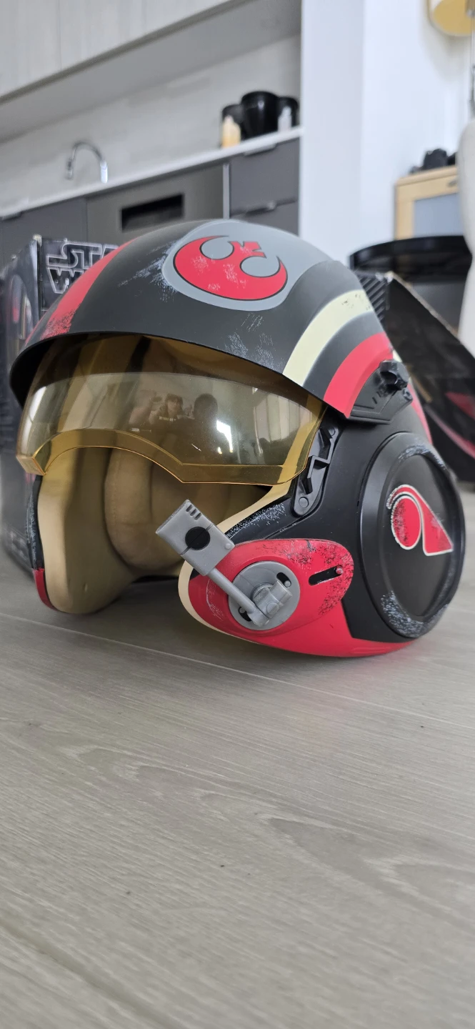 Star Wars The Black Series Poe Dameron Electronic Helmet - photo 3