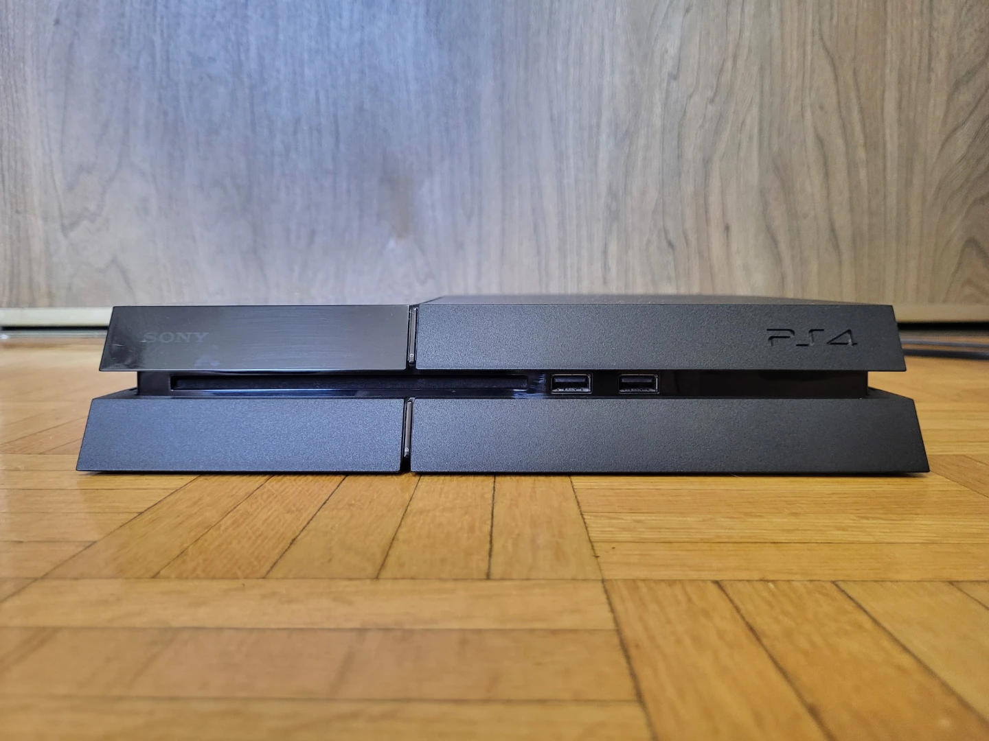 Sony PlayStation 4 (PS4) Console with Controller and Game - photo 2