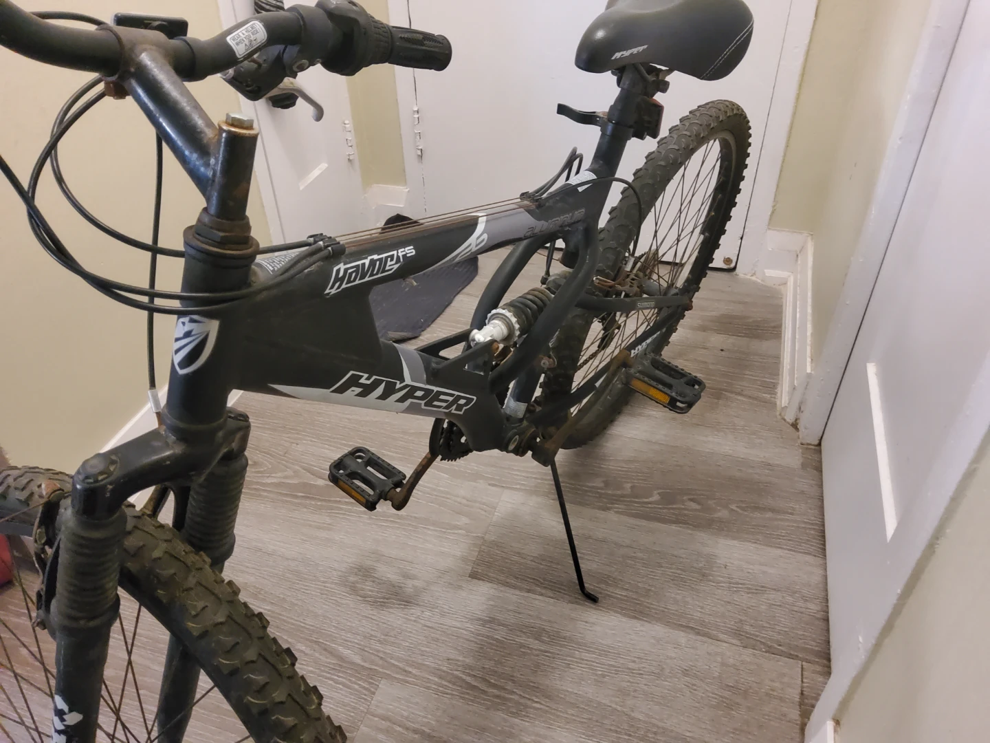 Hyper Full Suspension Mountain Bike - photo 3