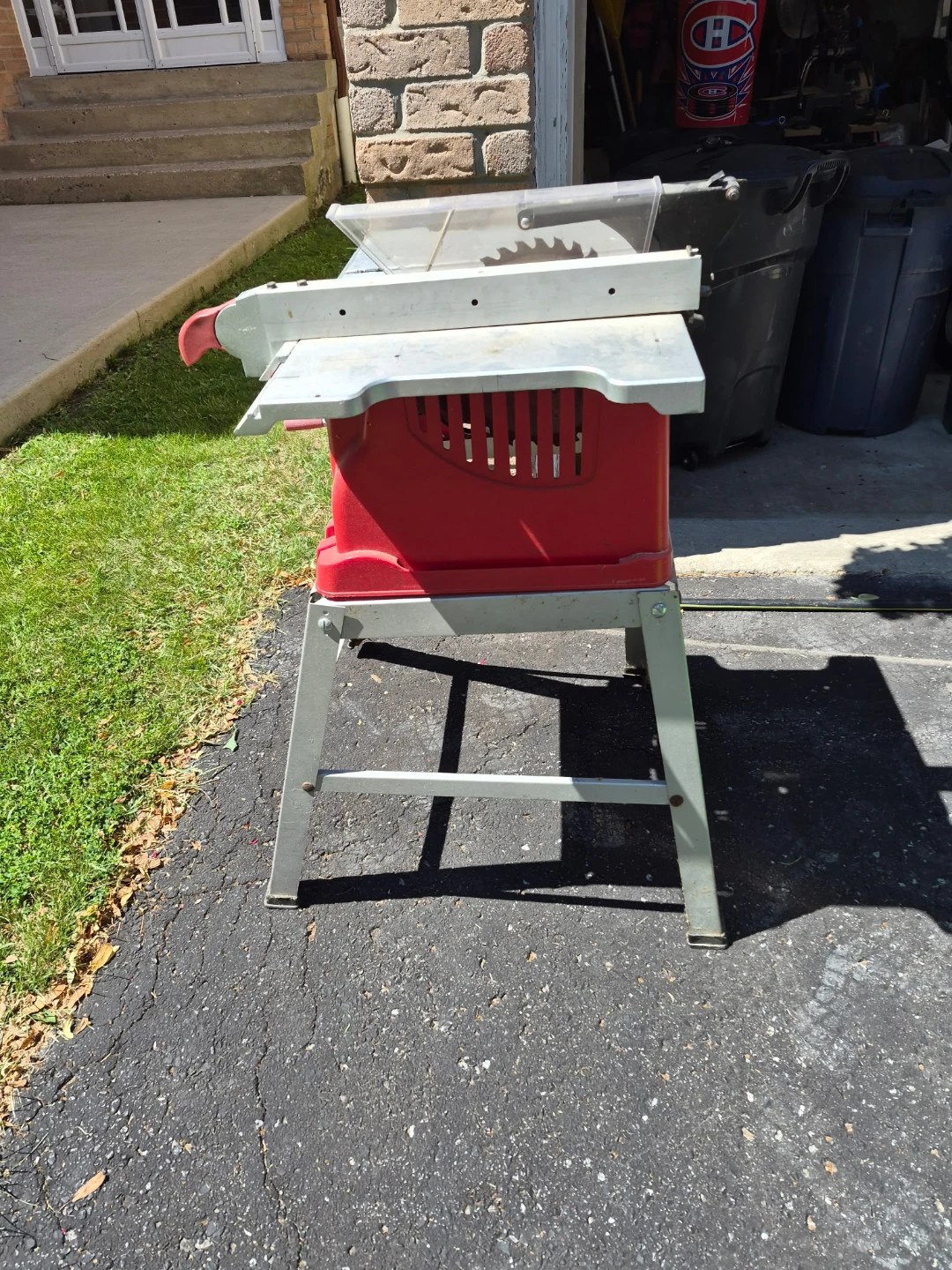 Used Tradesman BT2500W Table Saw - photo 2