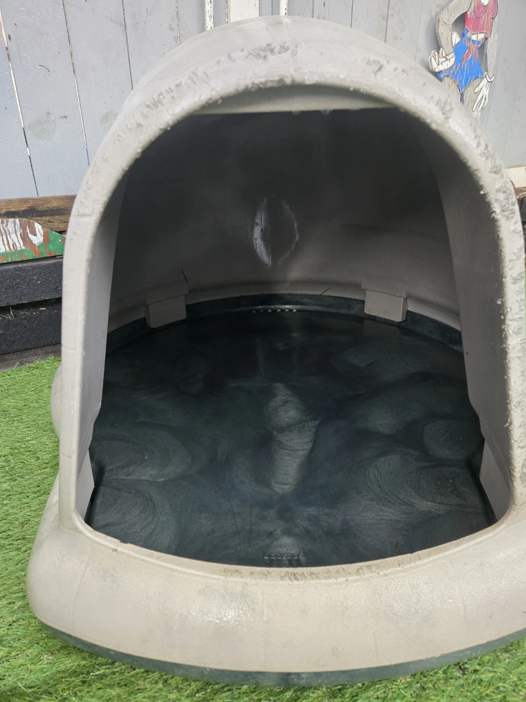 Large Outdoor Plastic Dog House - photo 2