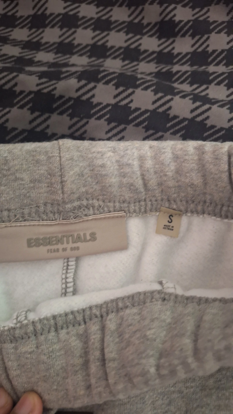 Essentials Fear of God dark oatmeal shorts - photo 4