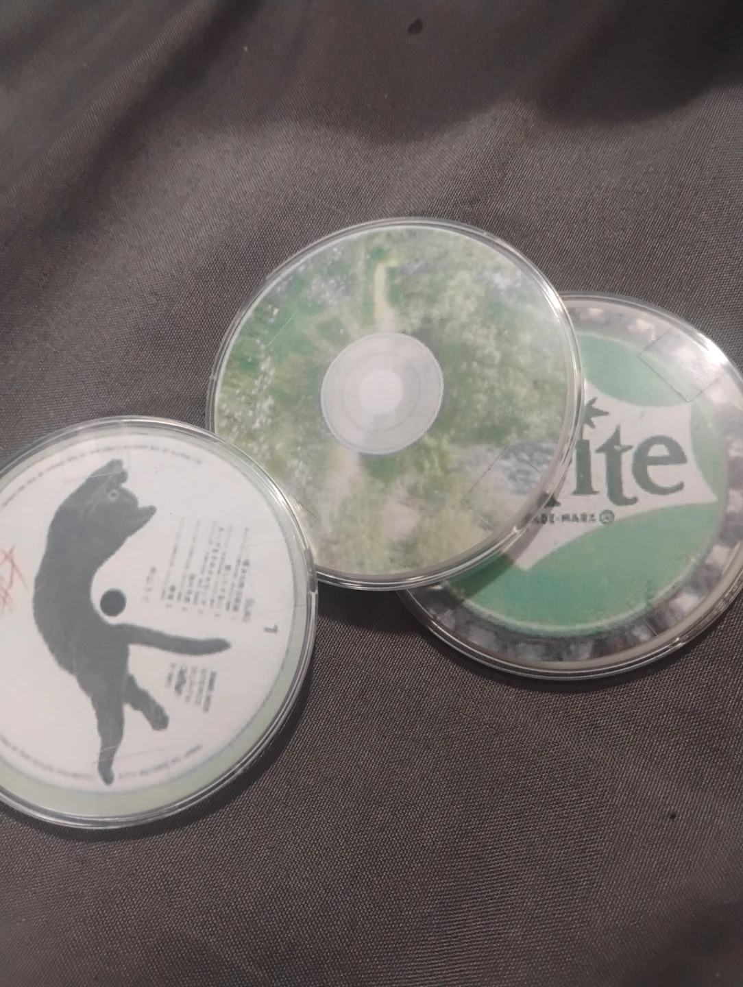 Costum pins