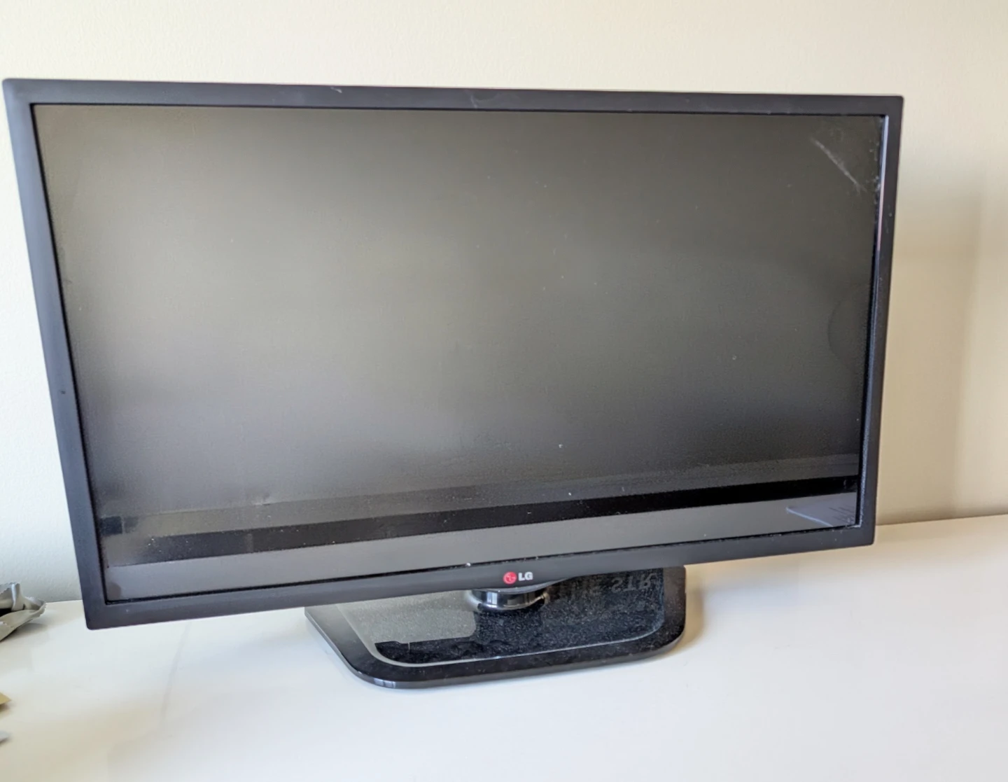 LG 32-Inch TV/ Monitor
