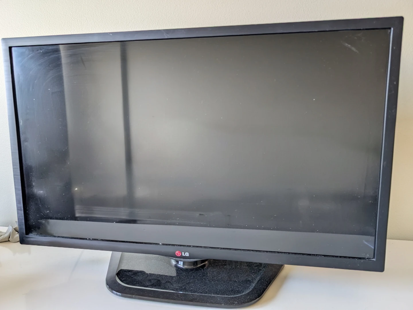 LG 32-Inch TV/ Monitor - photo 2