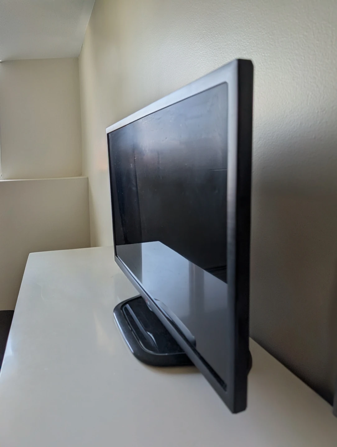 LG 32-Inch TV/ Monitor - photo 3
