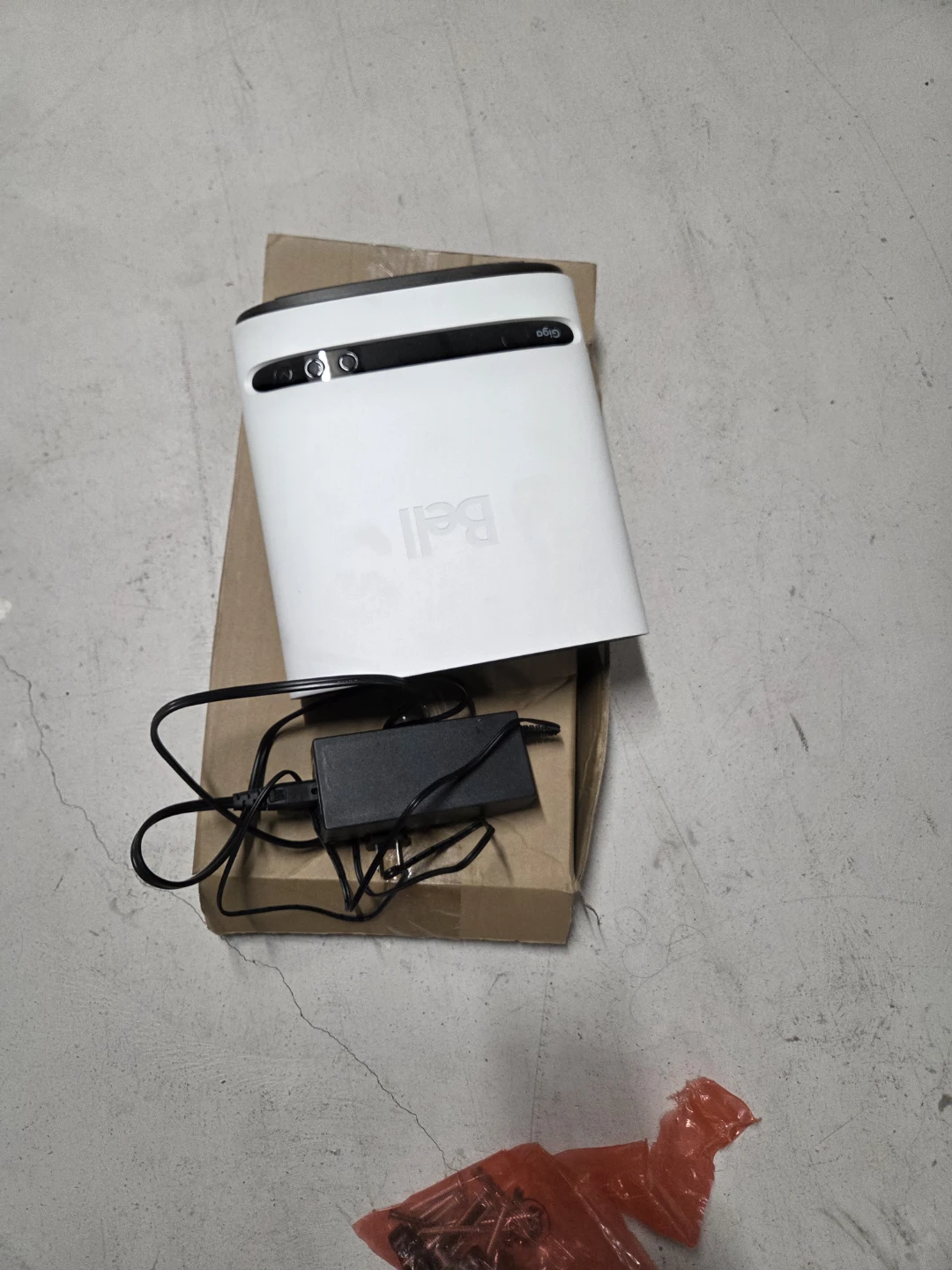 Bell Giga Hub Modem with Power Adapter - photo 3