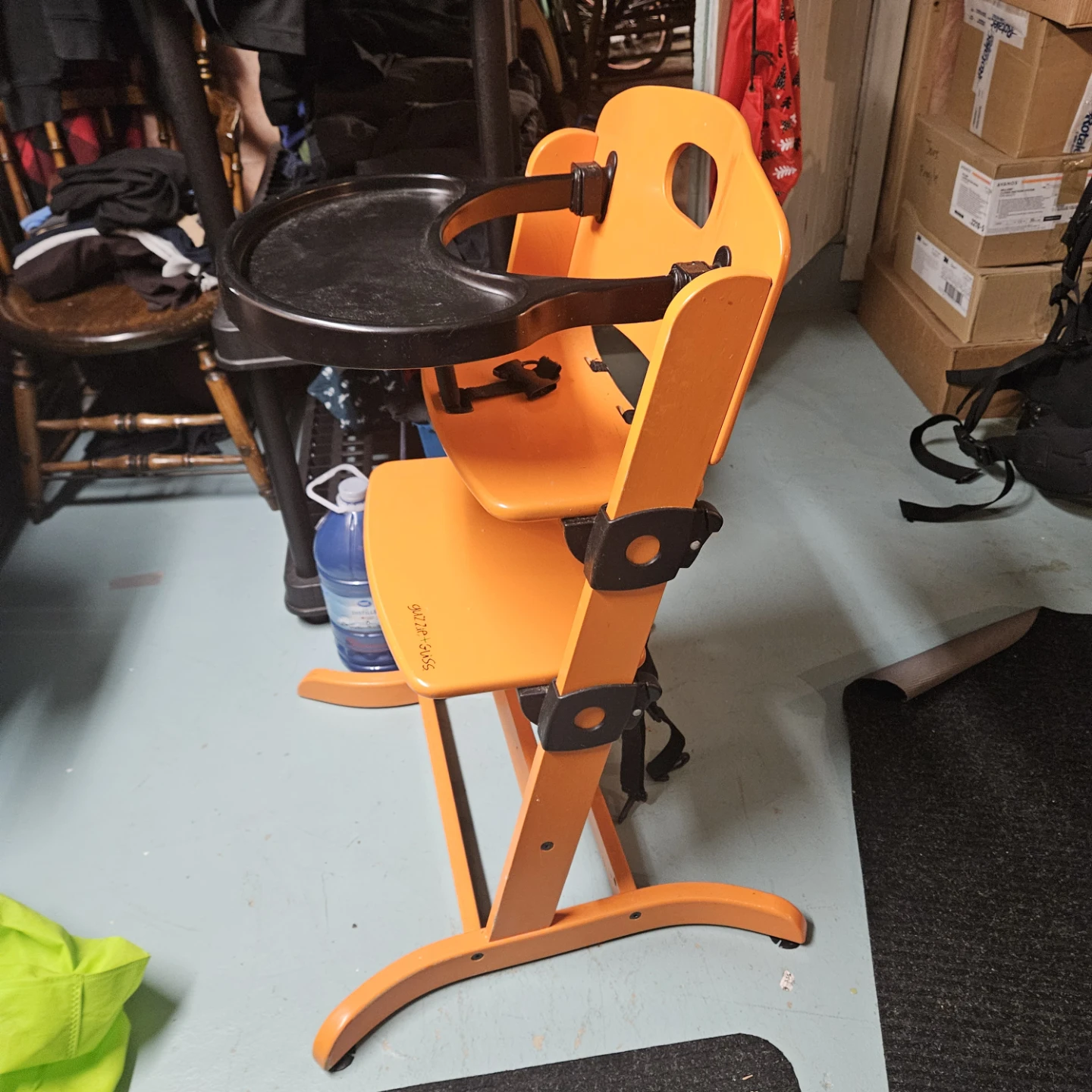 Guzzie and Guss Solid wood high chair