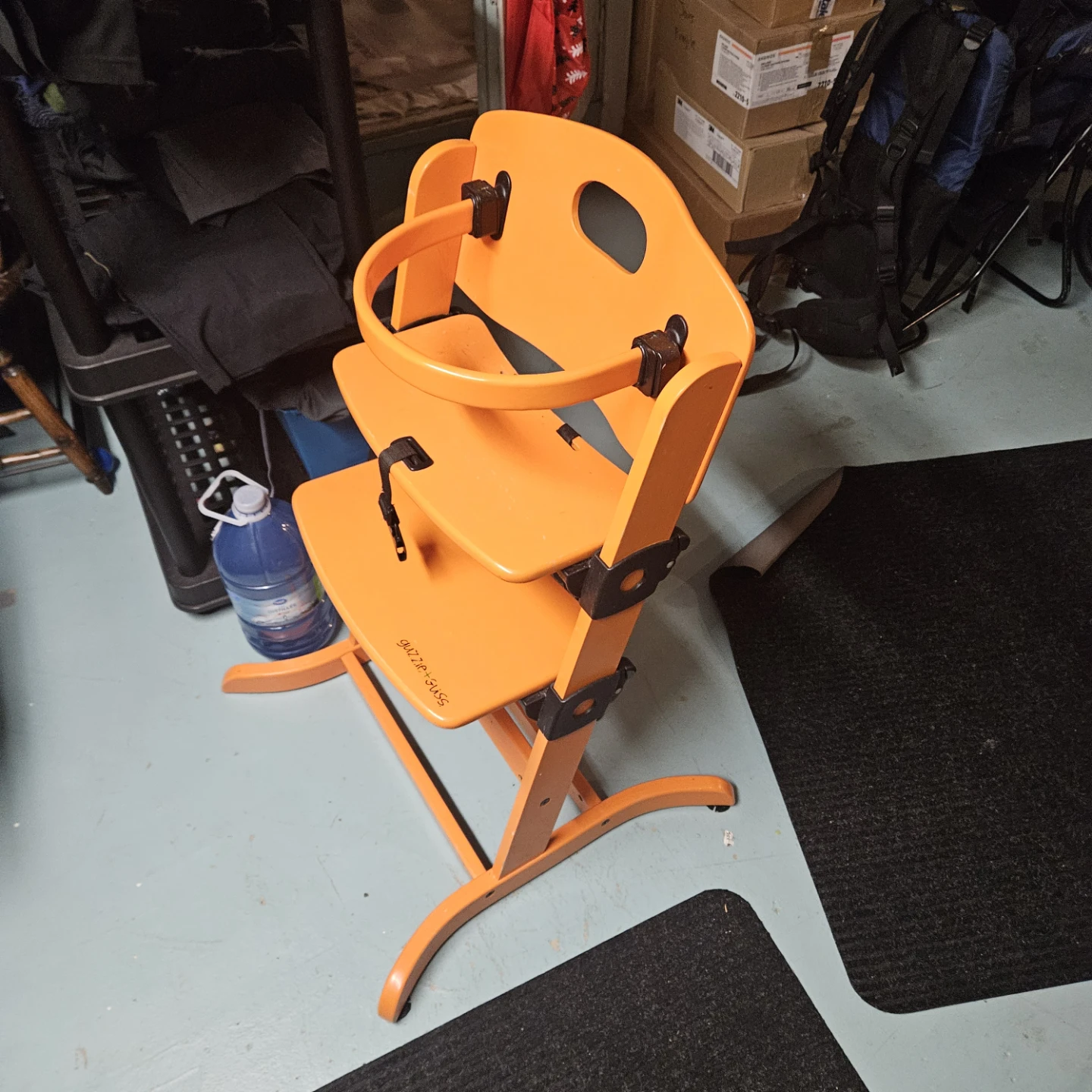 Guzzie and Guss Solid wood high chair - photo 3