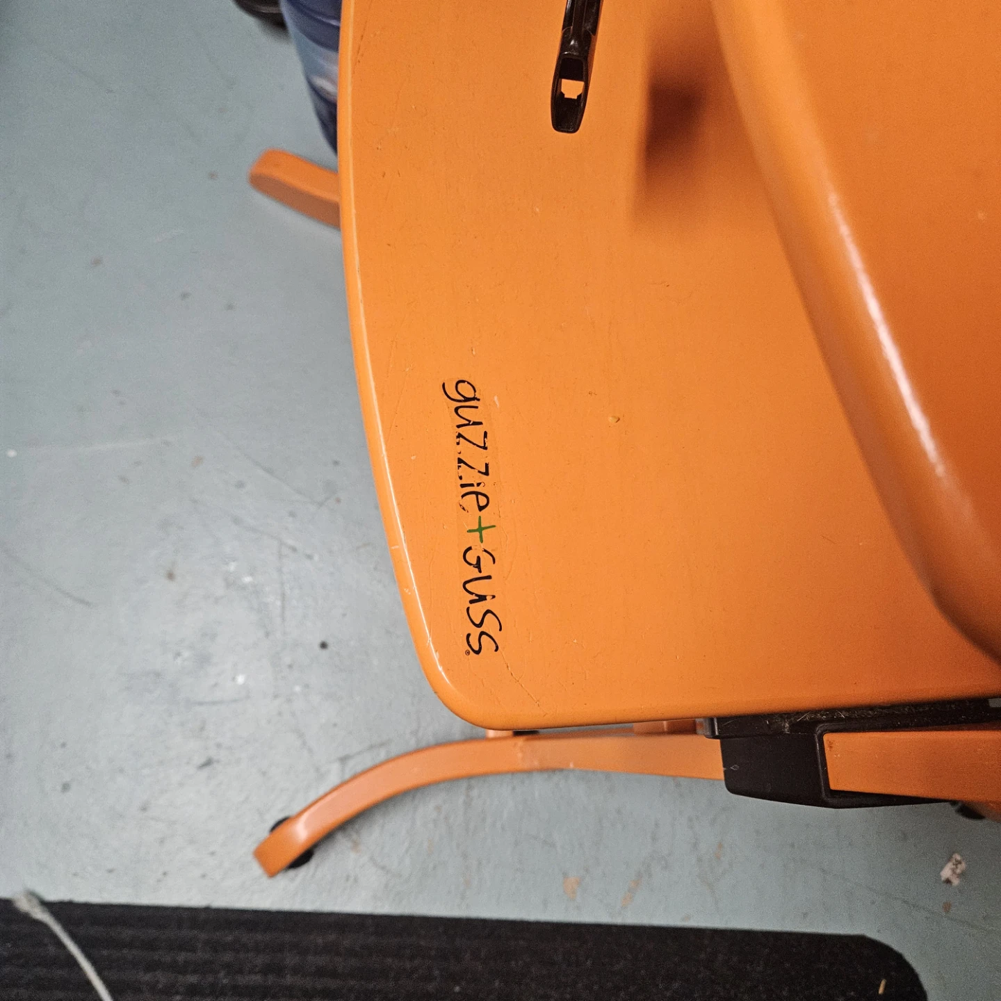Guzzie and Guss Solid wood high chair - photo 4
