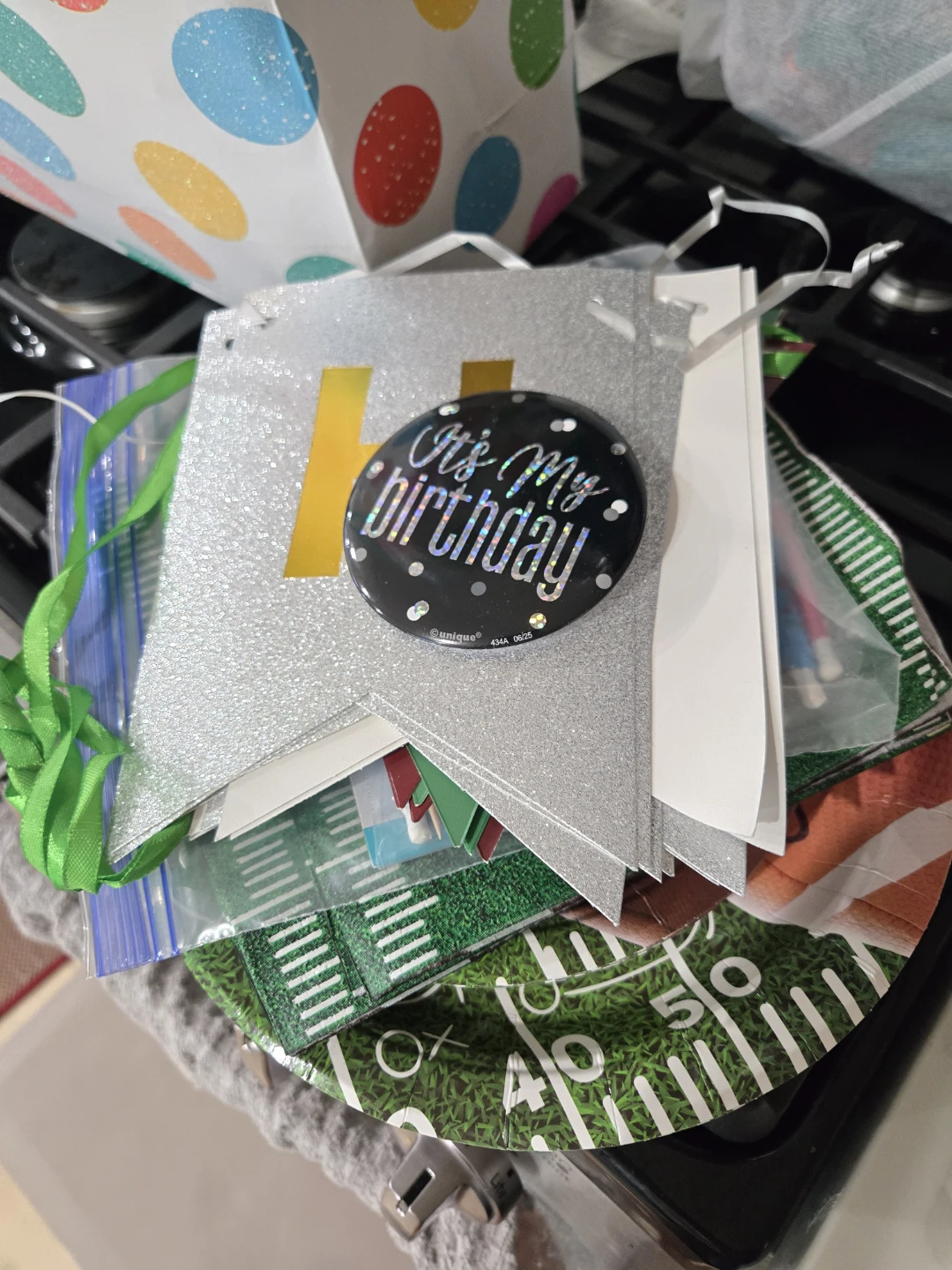 Random Assortment of Birthday Party Decorations - photo 2