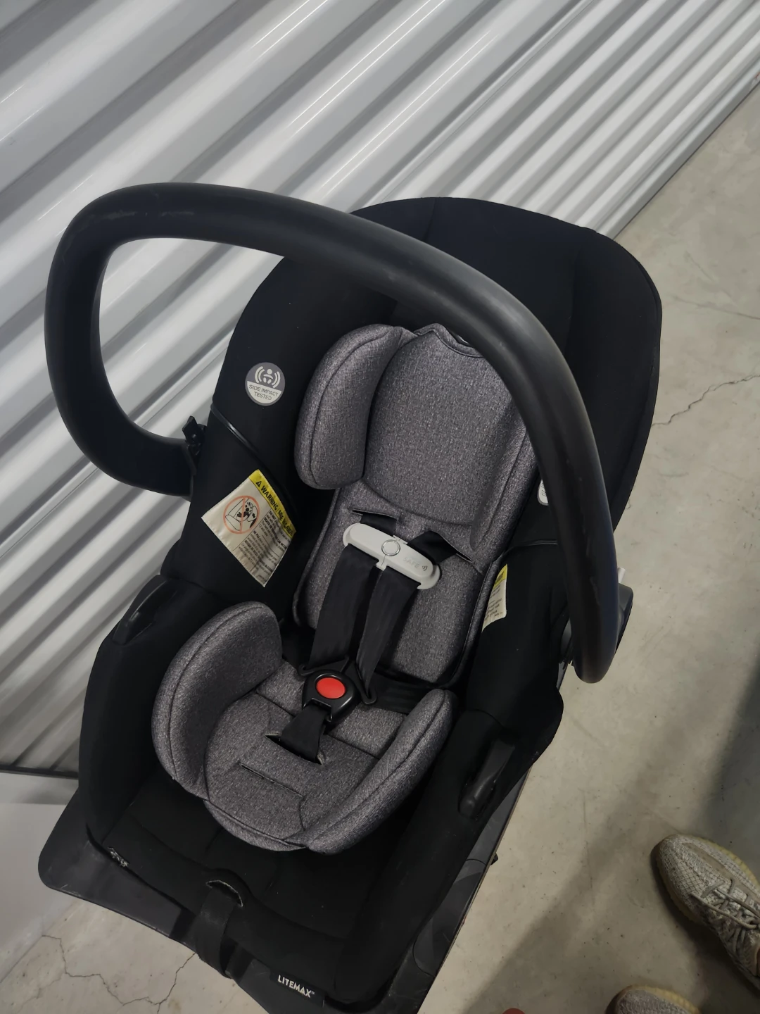 Evenflo LiteMax Infant Car Seat + base