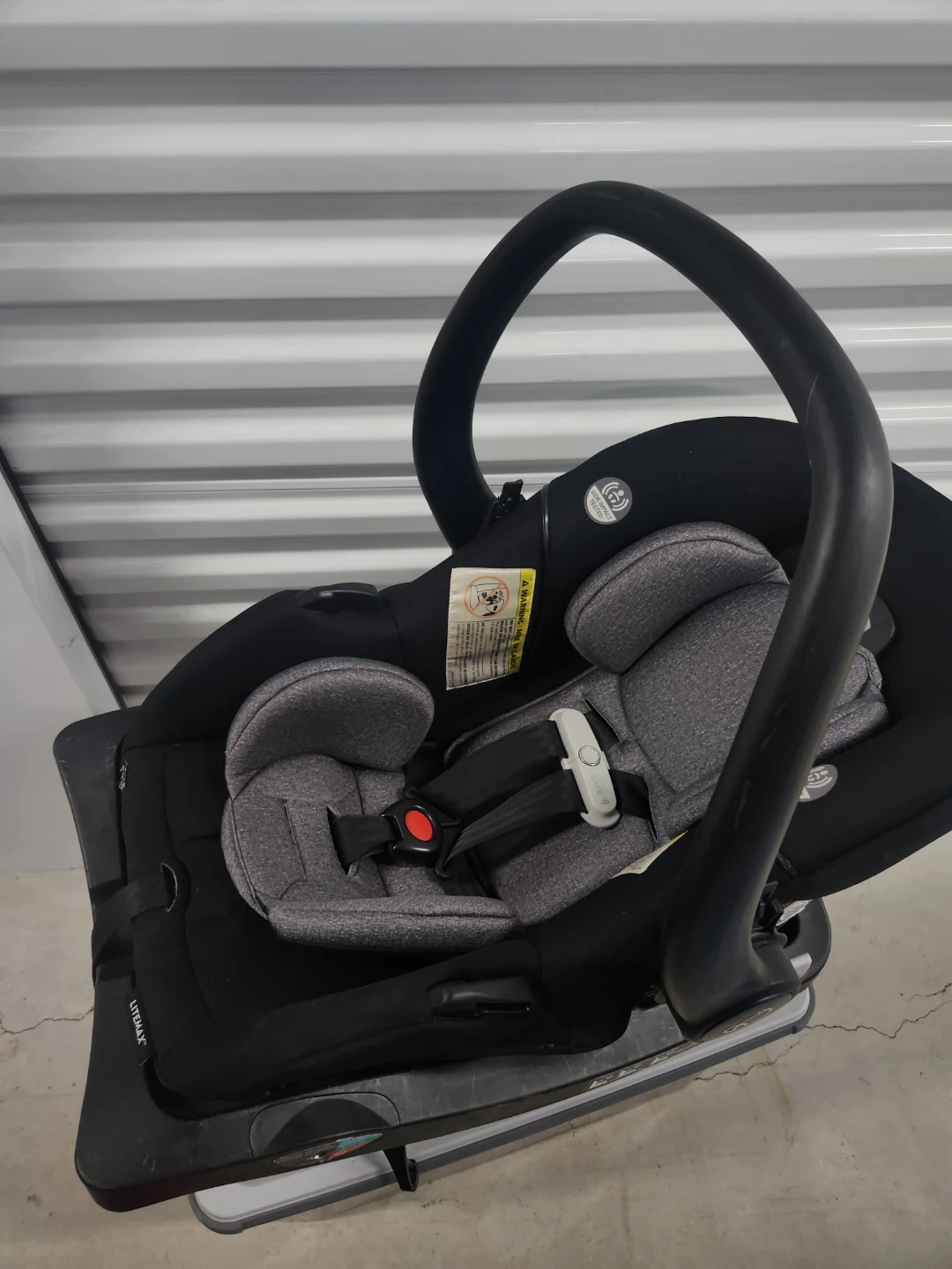 Evenflo LiteMax Infant Car Seat + base - photo 3
