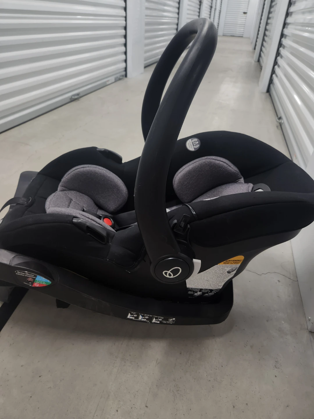 Evenflo LiteMax Infant Car Seat + base - photo 4