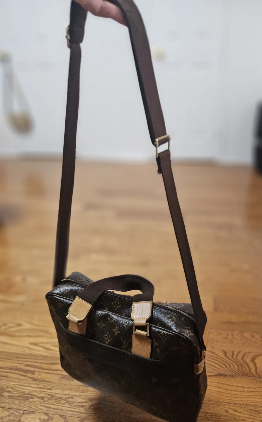 Louis Vuitton Monogram Canvas Messenger Bag - photo 5