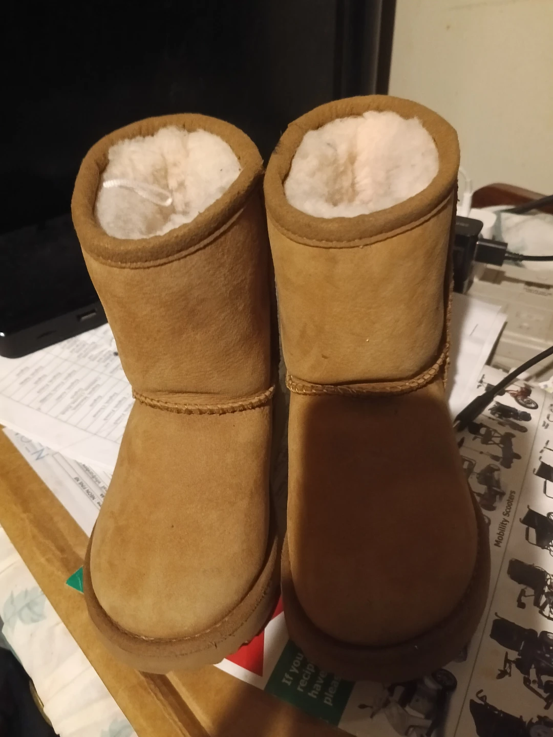 New!!! Child, UGG Boots Size: 7 - photo 3