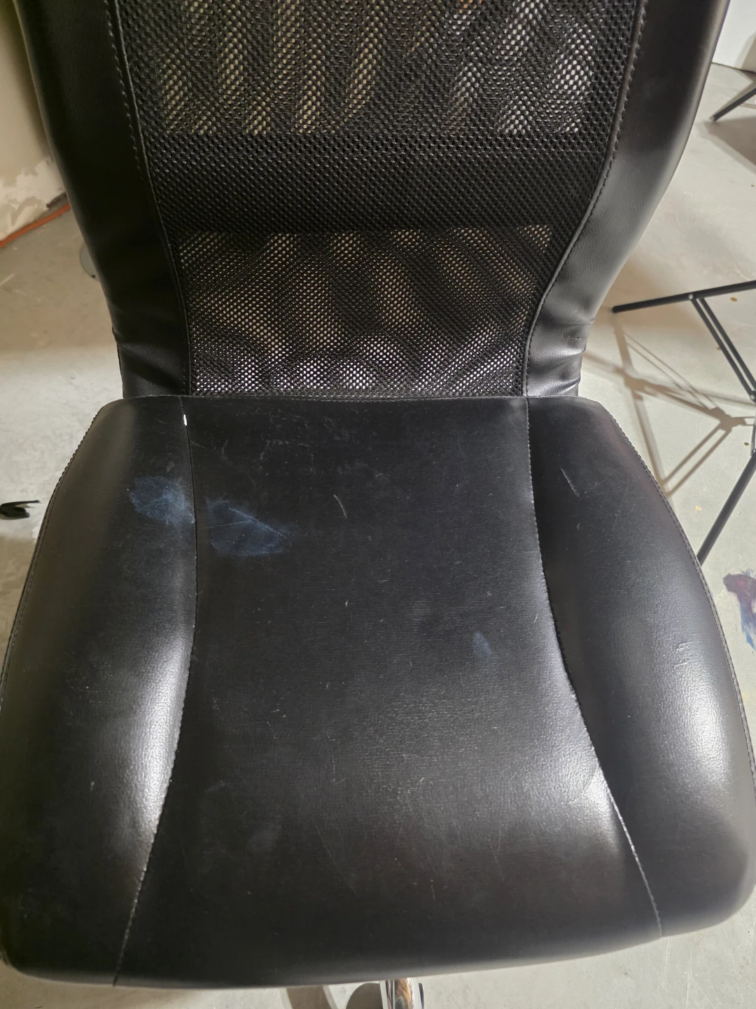 Black Office Chair with Mesh Back - photo 3