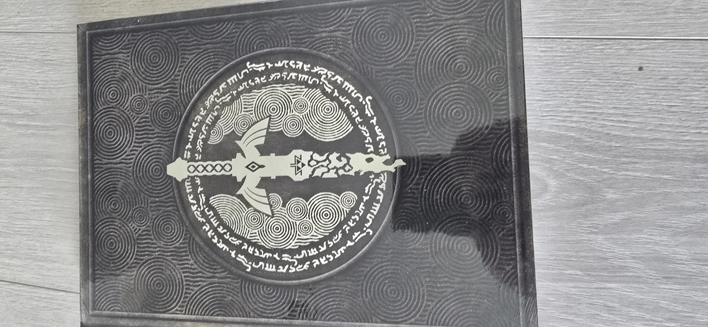 Tears of the Kingdom Official Guide Collectors Edition - photo 2