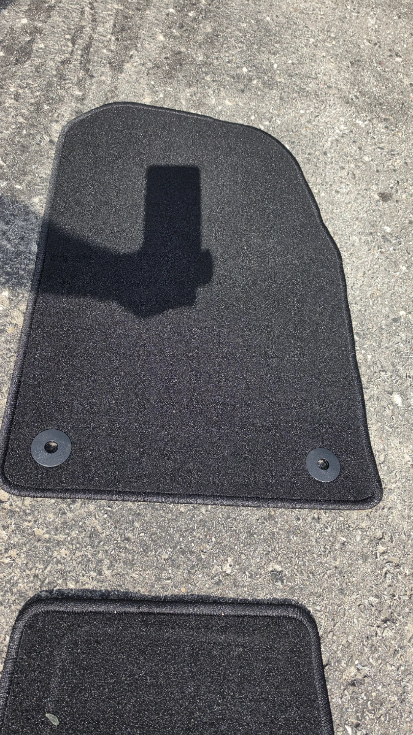 Grand Cherokee - Set of 4 Black carpet Mats - photo 5