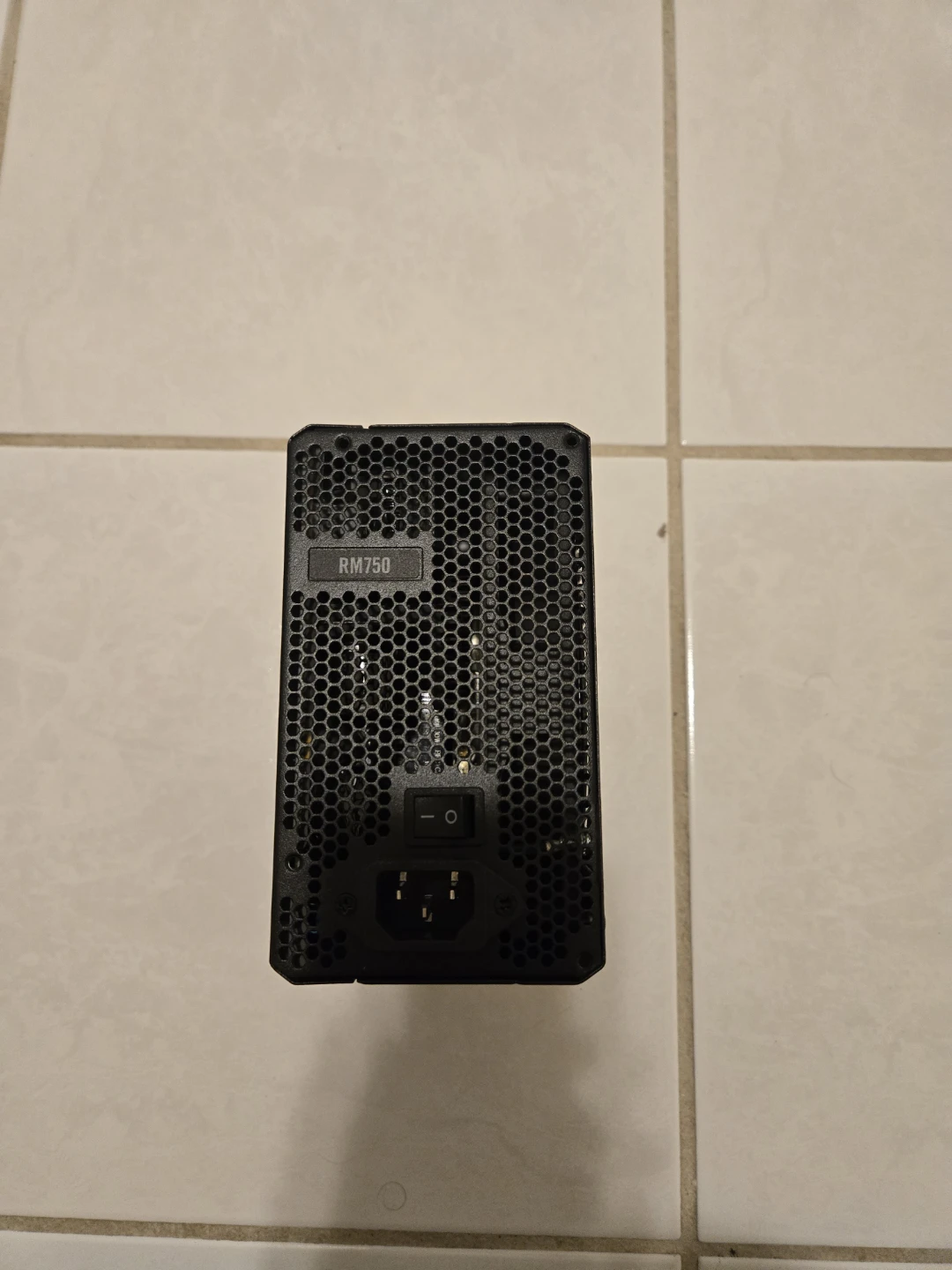 Corsair RM 750 Power Supply - photo 4