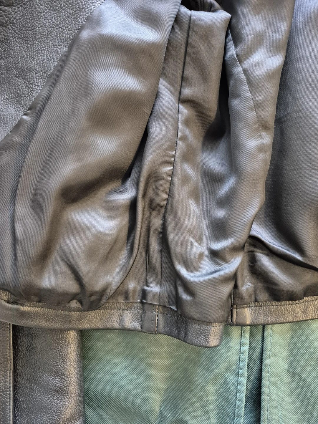 Roots Black Leather Motorcycle Jacket - Made in Canada - photo 4